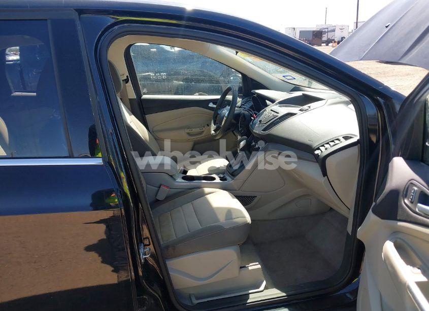 Photo 5 of 2016 Ford Escape SE (VIN 1FMCU9GX2GUA59753)