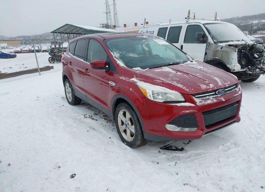 2016 Ford Escape SE (VIN 1FMCU9GX2GUA94244) main photo