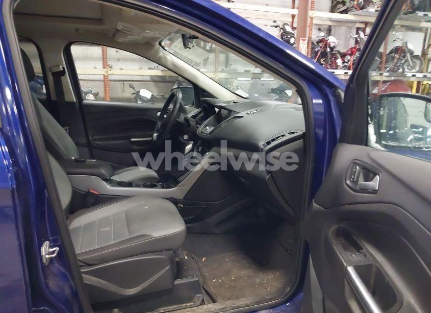 Photo 5 of 2016 Ford Escape SE (VIN 1FMCU9GX2GUB86194)