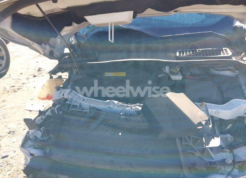 Photo 10 of 2016 Ford Escape SE (VIN 1FMCU9GX2GUC13927)