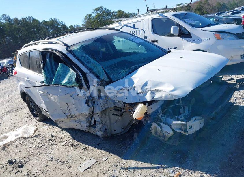 Photo 13 of 2016 Ford Escape SE (VIN 1FMCU9GX2GUC13927)