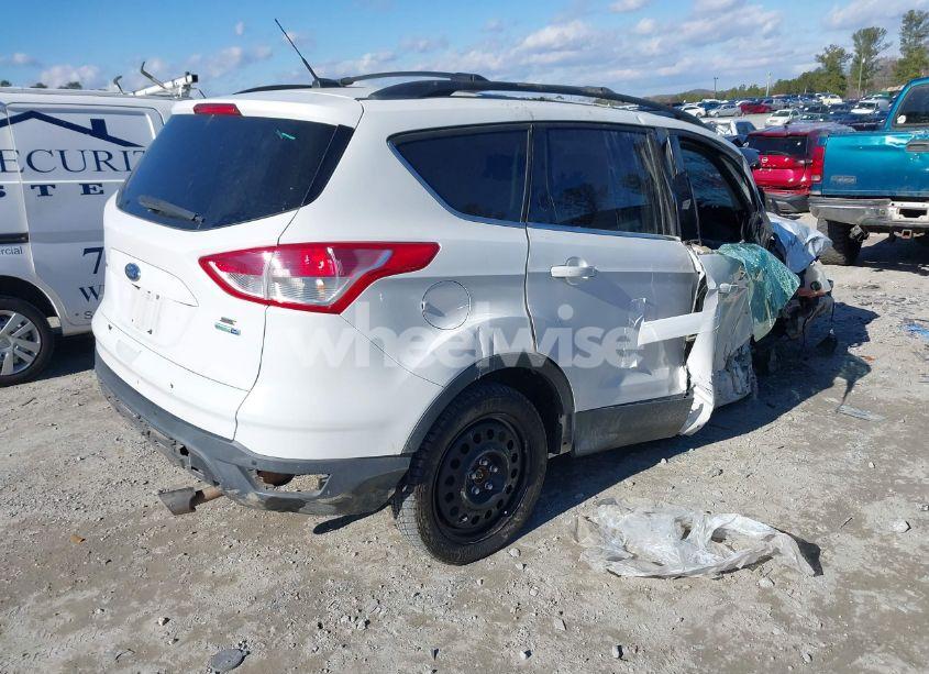 Photo 4 of 2016 Ford Escape SE (VIN 1FMCU9GX2GUC13927)