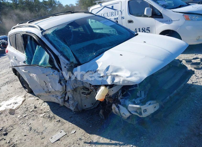 Photo 6 of 2016 Ford Escape SE (VIN 1FMCU9GX2GUC13927)