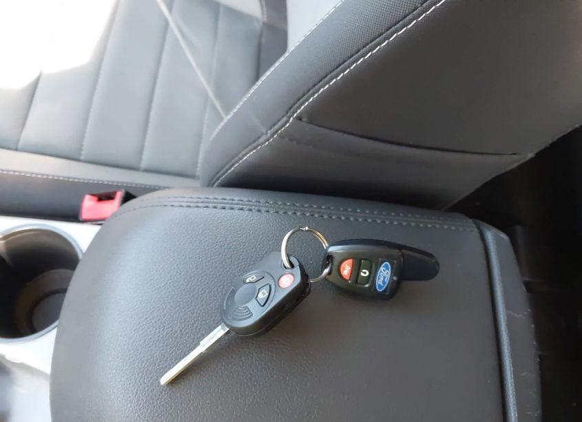 Photo 11 of 2016 Ford Escape SE (VIN 1FMCU9GX2GUC21896)