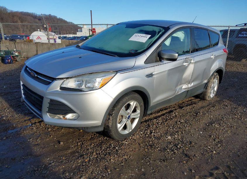Photo 2 of 2016 Ford Escape SE (VIN 1FMCU9GX2GUC21896)