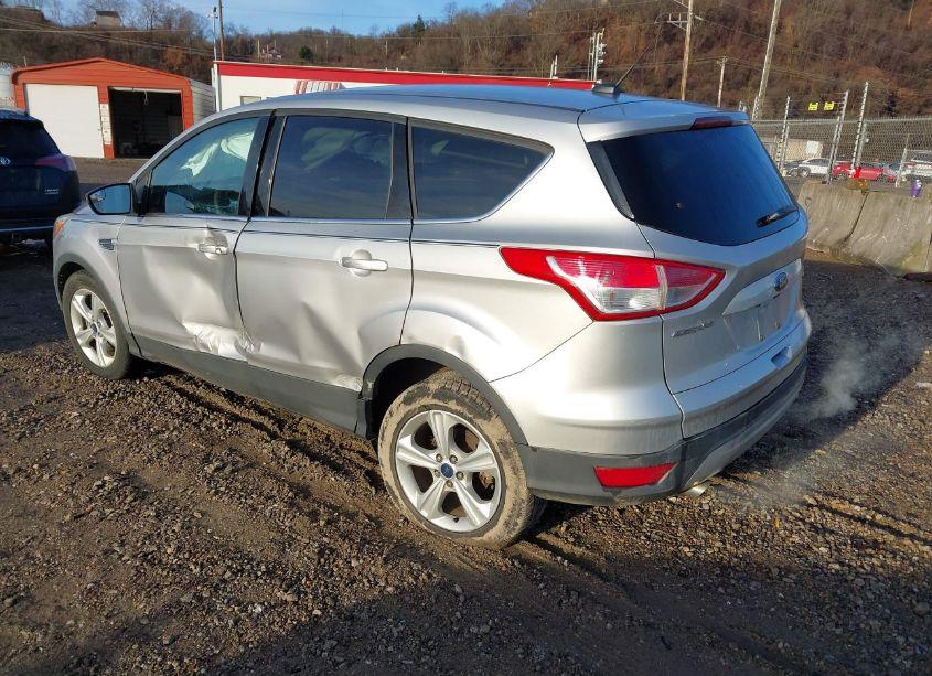 Photo 3 of 2016 Ford Escape SE (VIN 1FMCU9GX2GUC21896)
