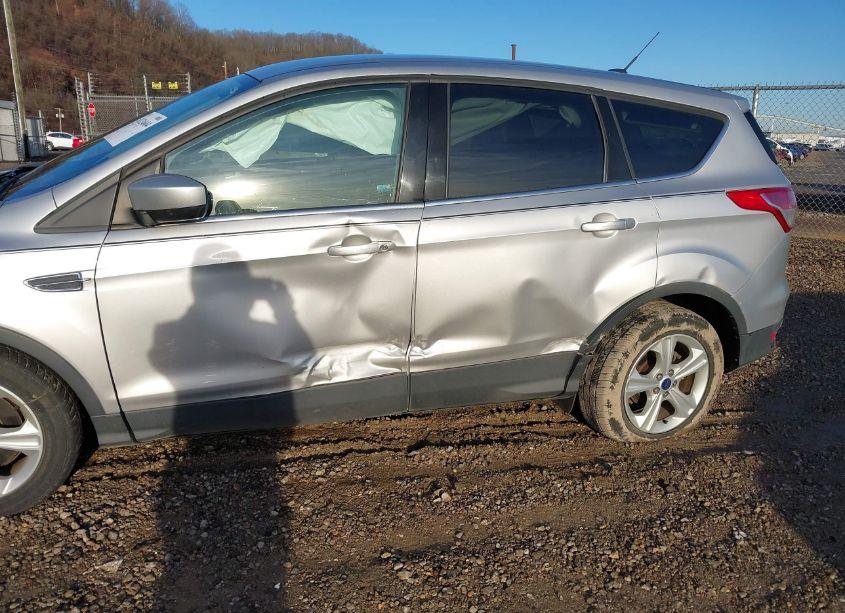 Photo 6 of 2016 Ford Escape SE (VIN 1FMCU9GX2GUC21896)