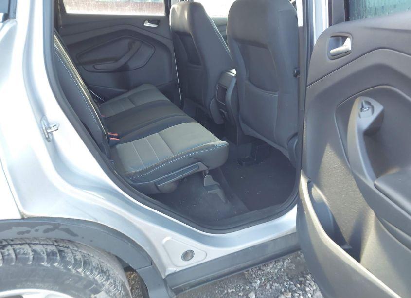 Photo 8 of 2016 Ford Escape SE (VIN 1FMCU9GX2GUC21896)