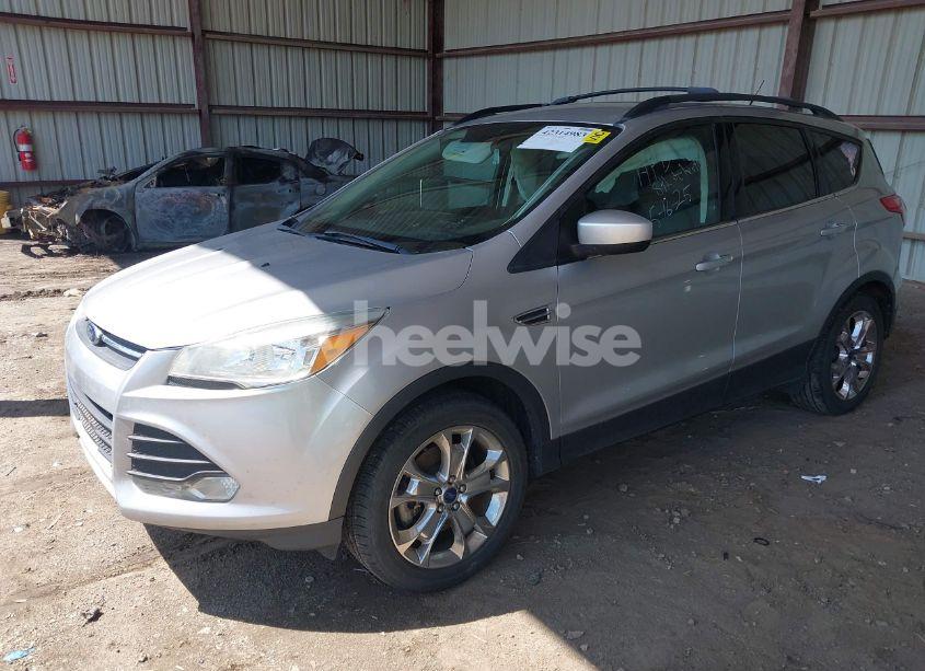 Photo 2 of 2016 Ford Escape SE (VIN 1FMCU9GX2GUC26760)