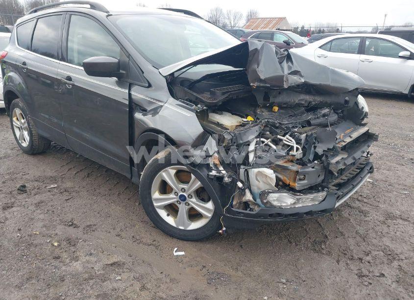 2016 Ford Escape SE (VIN 1FMCU9GX2GUC33188) main photo