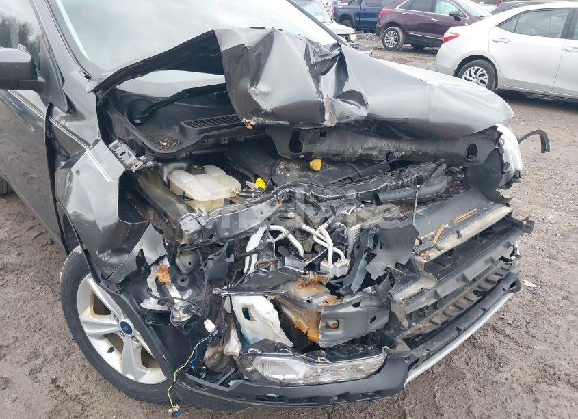 Photo 6 of 2016 Ford Escape SE (VIN 1FMCU9GX2GUC33188)