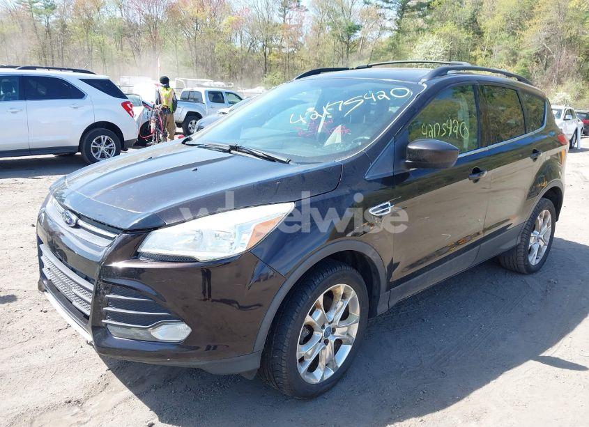 Photo 2 of 2013 Ford Escape SE (VIN 1FMCU9GX3DUA51379)