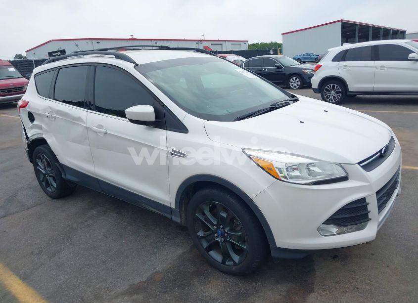2014 Ford Escape SE (VIN 1FMCU9GX3EUA26323) main photo