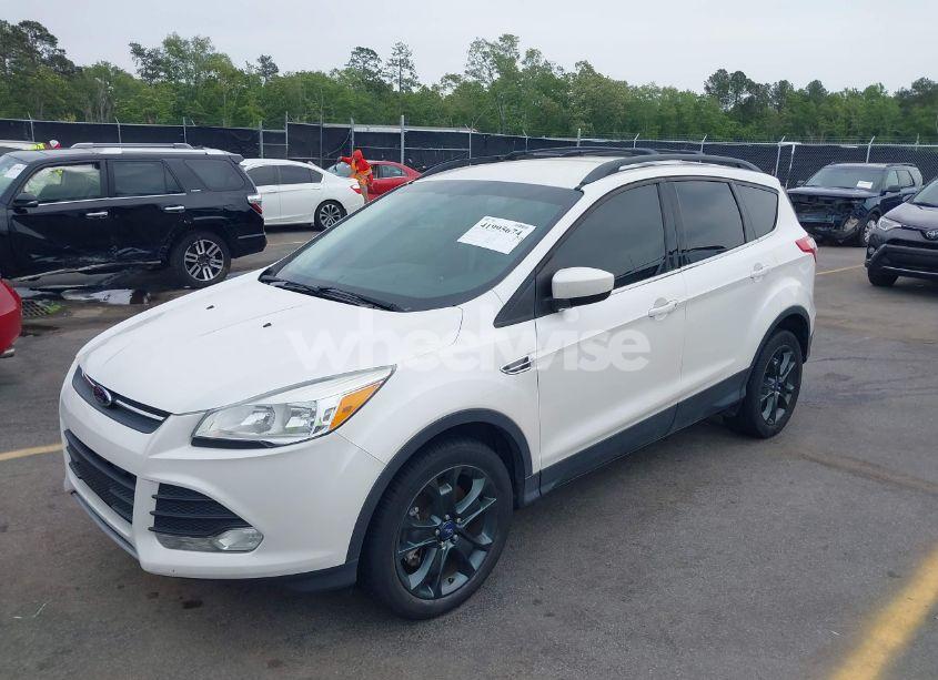 Photo 2 of 2014 Ford Escape SE (VIN 1FMCU9GX3EUA26323)