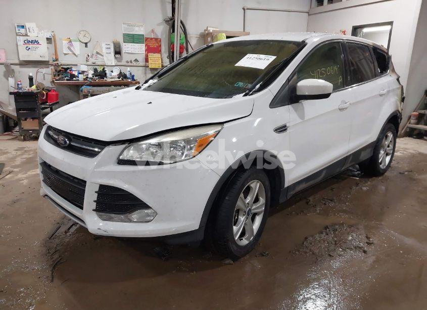 Photo 2 of 2014 Ford Escape SE (VIN 1FMCU9GX3EUB25983)