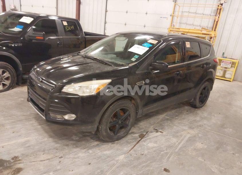 Photo 2 of 2014 Ford Escape SE (VIN 1FMCU9GX3EUE38404)