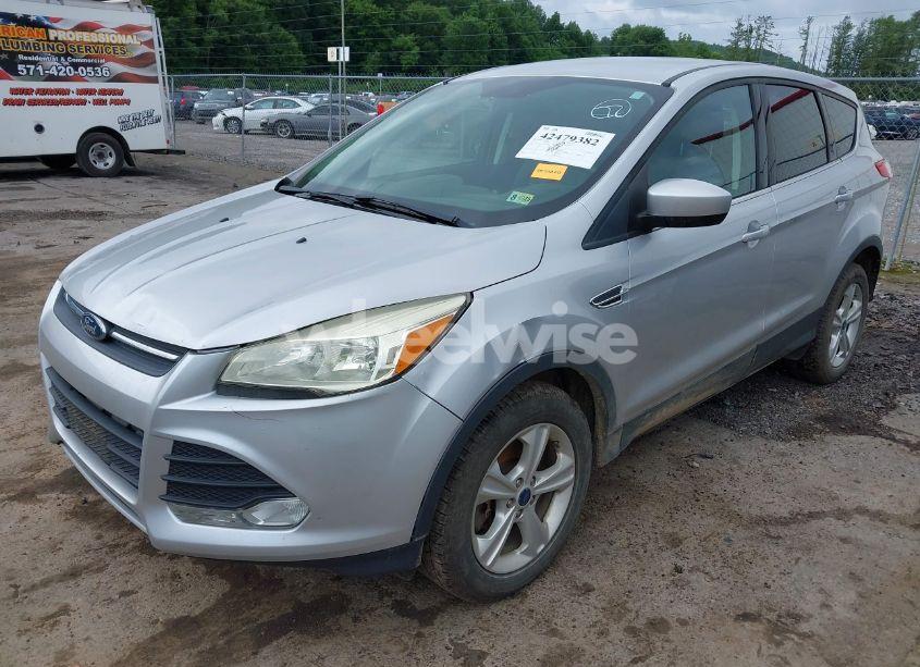 Photo 2 of 2015 Ford Escape SE (VIN 1FMCU9GX3FUB90902)