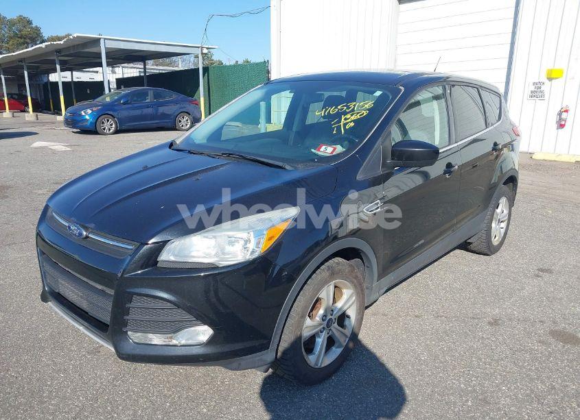 Photo 2 of 2015 Ford Escape SE (VIN 1FMCU9GX3FUC10064)