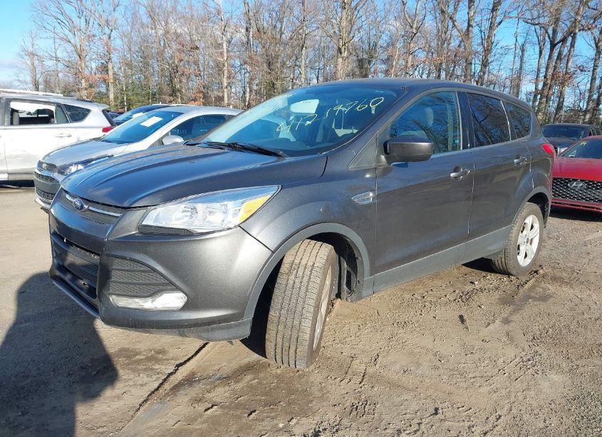 Photo 2 of 2016 Ford Escape SE (VIN 1FMCU9GX3GUA01912)