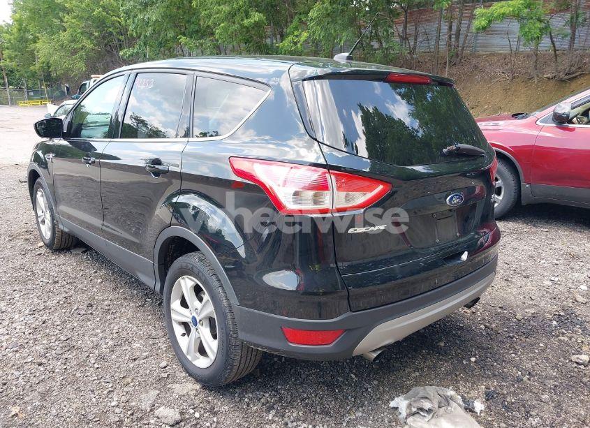Photo 3 of 2016 Ford Escape SE (VIN 1FMCU9GX3GUA41732)