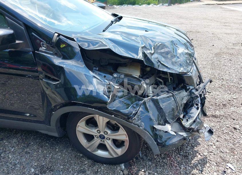 Photo 6 of 2016 Ford Escape SE (VIN 1FMCU9GX3GUA41732)