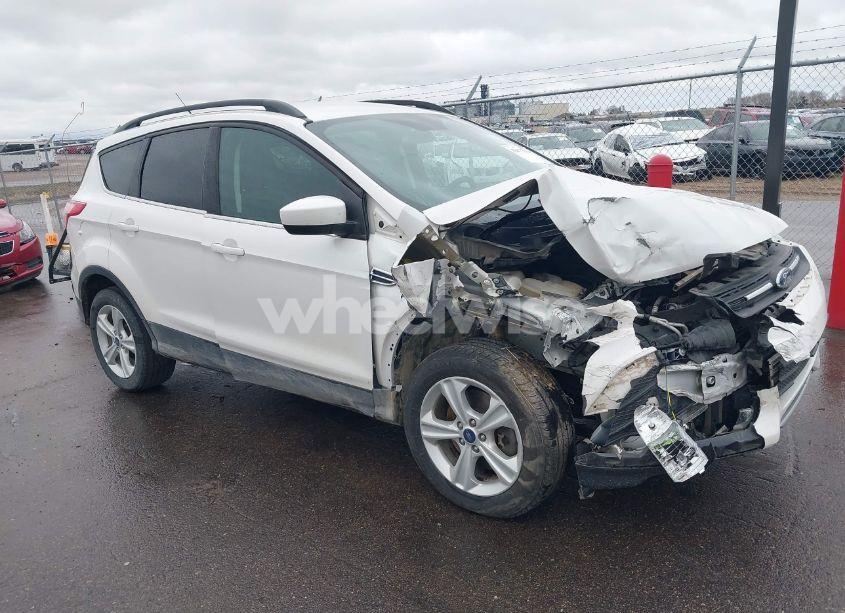 2016 Ford Escape SE (VIN 1FMCU9GX3GUA98920) main photo