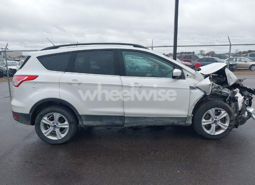 Photo 13 of 2016 Ford Escape SE (VIN 1FMCU9GX3GUA98920)