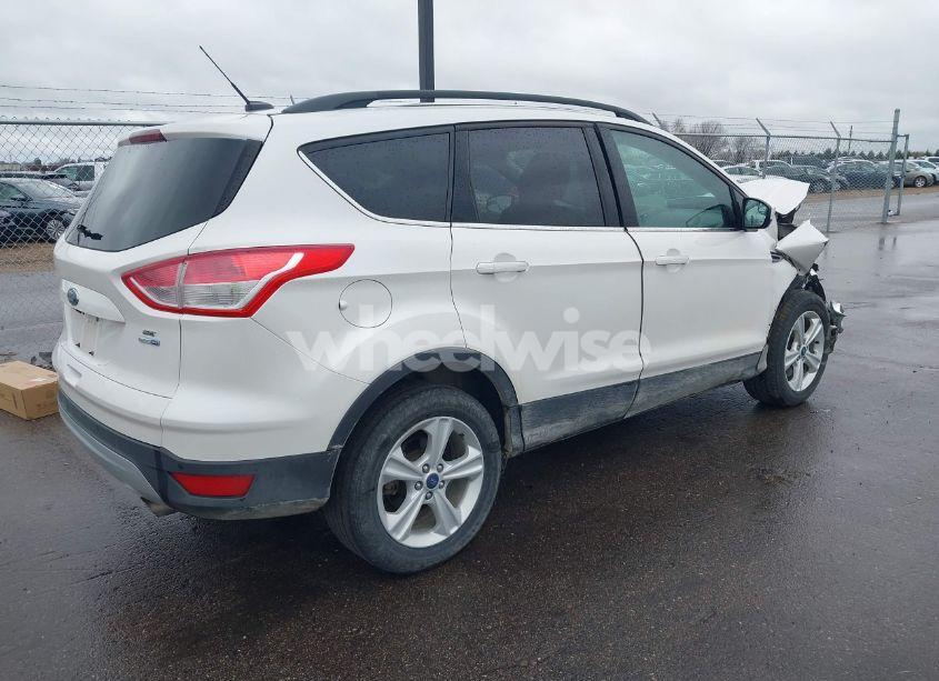 Photo 4 of 2016 Ford Escape SE (VIN 1FMCU9GX3GUA98920)
