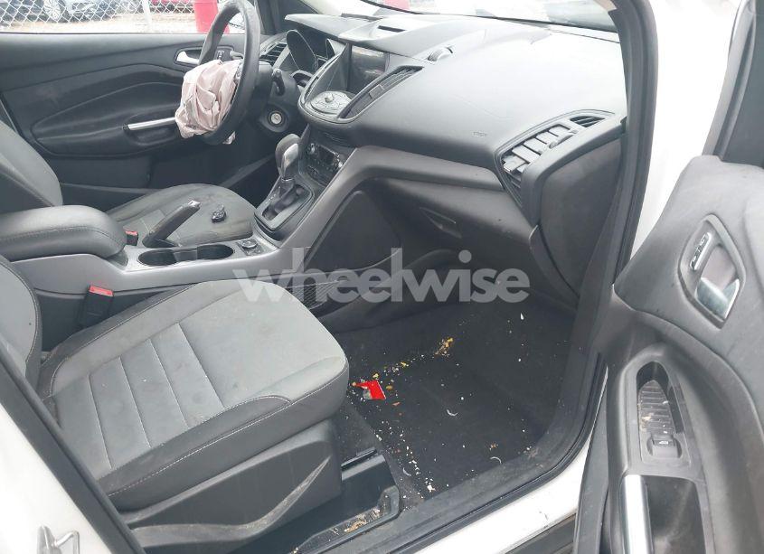 Photo 5 of 2016 Ford Escape SE (VIN 1FMCU9GX3GUA98920)