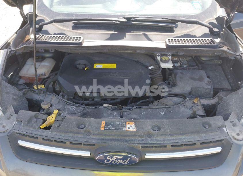 Photo 10 of 2016 Ford Escape SE (VIN 1FMCU9GX3GUB03100)