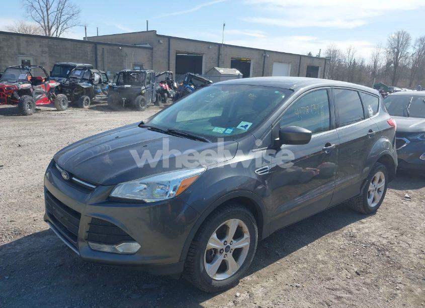 Photo 2 of 2016 Ford Escape SE (VIN 1FMCU9GX3GUB03100)
