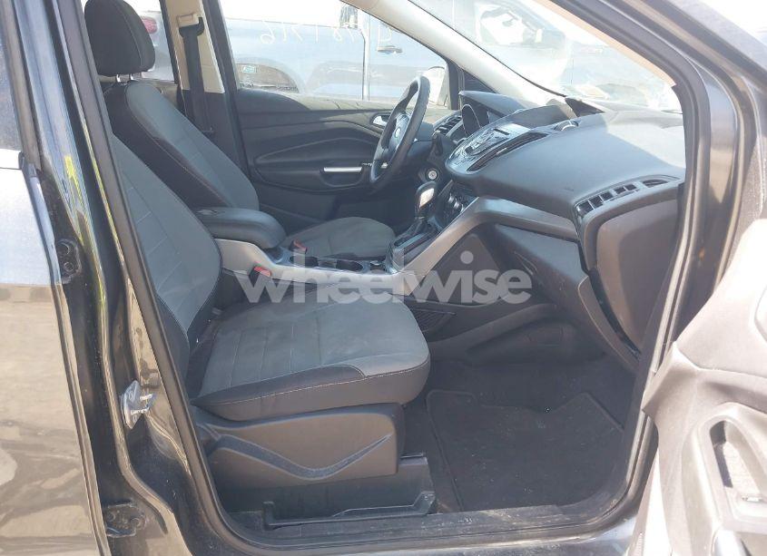 Photo 5 of 2016 Ford Escape SE (VIN 1FMCU9GX3GUB03100)