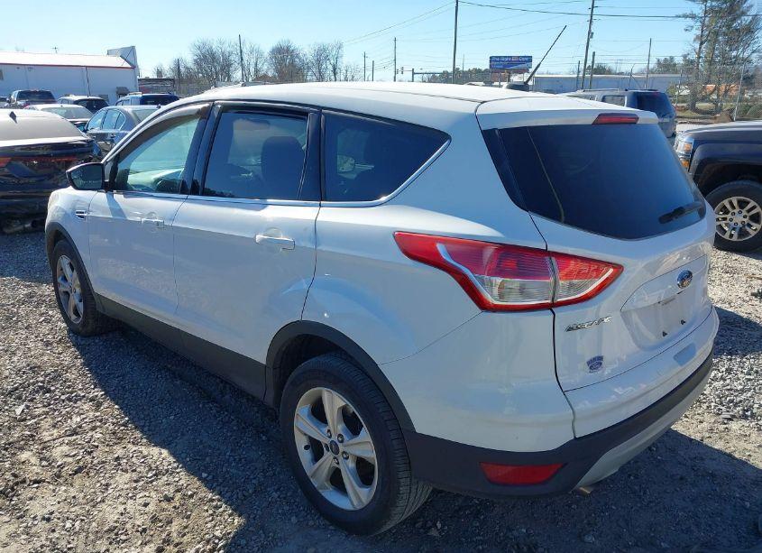 Photo 3 of 2016 Ford Escape SE (VIN 1FMCU9GX3GUB62308)