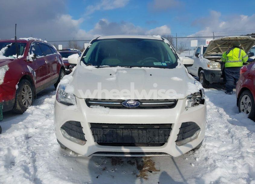 Photo 12 of 2016 Ford Escape SE (VIN 1FMCU9GX3GUB65113)