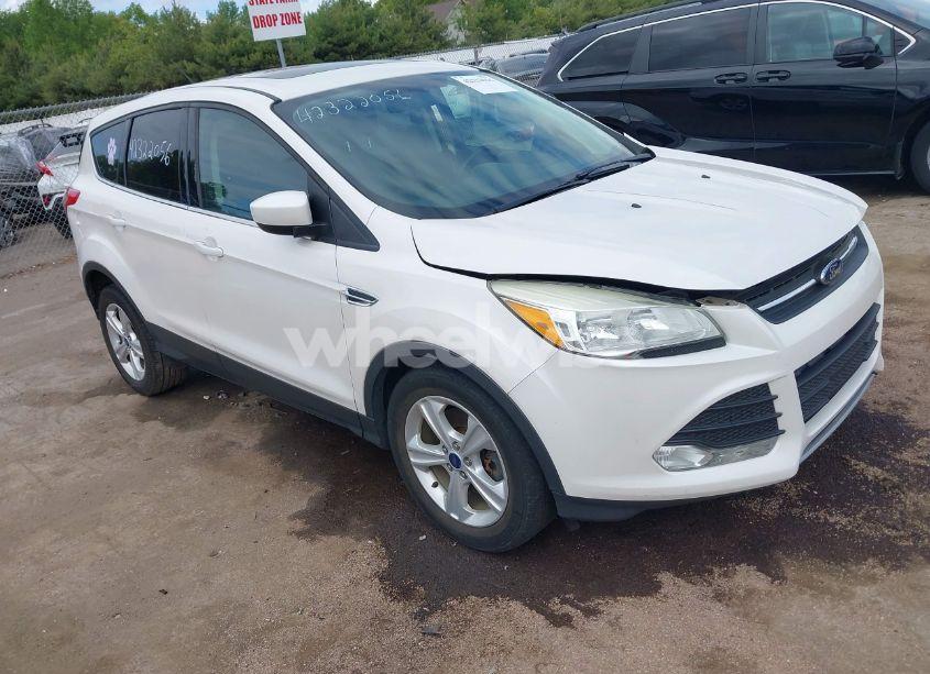 2016 Ford Escape SE (VIN 1FMCU9GX3GUB85250) main photo