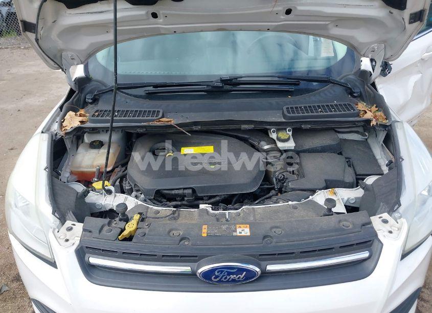 Photo 10 of 2016 Ford Escape SE (VIN 1FMCU9GX3GUB85250)