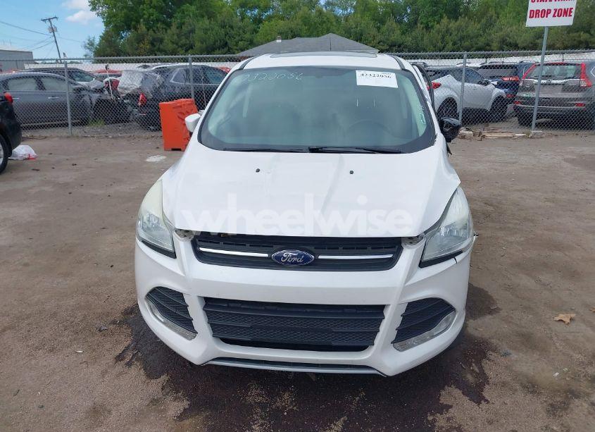 Photo 12 of 2016 Ford Escape SE (VIN 1FMCU9GX3GUB85250)