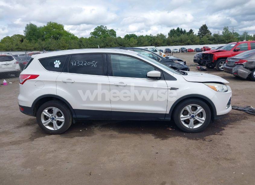 Photo 13 of 2016 Ford Escape SE (VIN 1FMCU9GX3GUB85250)