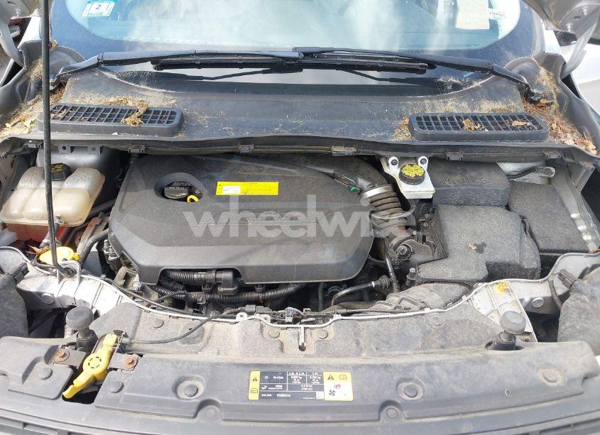 Photo 10 of 2016 Ford Escape SE (VIN 1FMCU9GX3GUC03956)