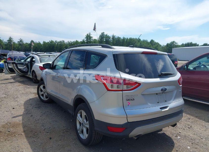 Photo 3 of 2016 Ford Escape SE (VIN 1FMCU9GX3GUC03956)