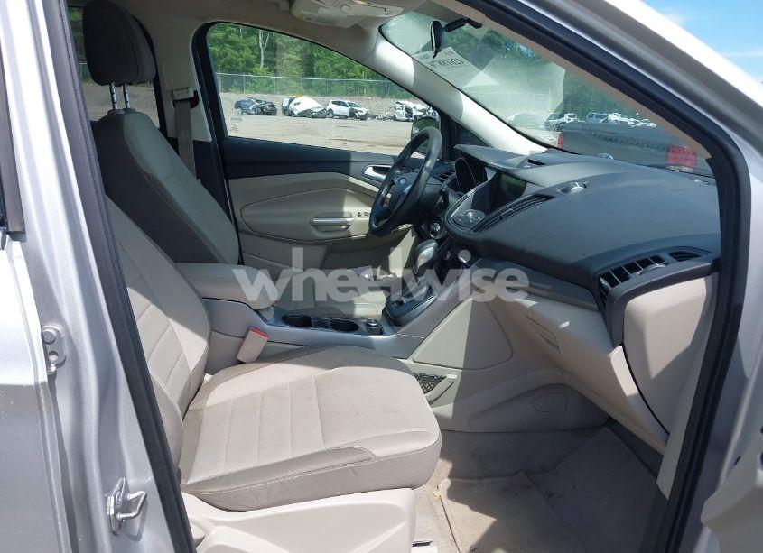 Photo 5 of 2016 Ford Escape SE (VIN 1FMCU9GX3GUC03956)