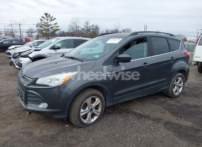 Photo 2 of 2016 Ford Escape SE (VIN 1FMCU9GX3GUC17808)