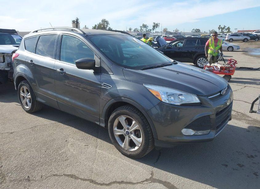 2016 Ford Escape SE (VIN 1FMCU9GX3GUC25049) main photo