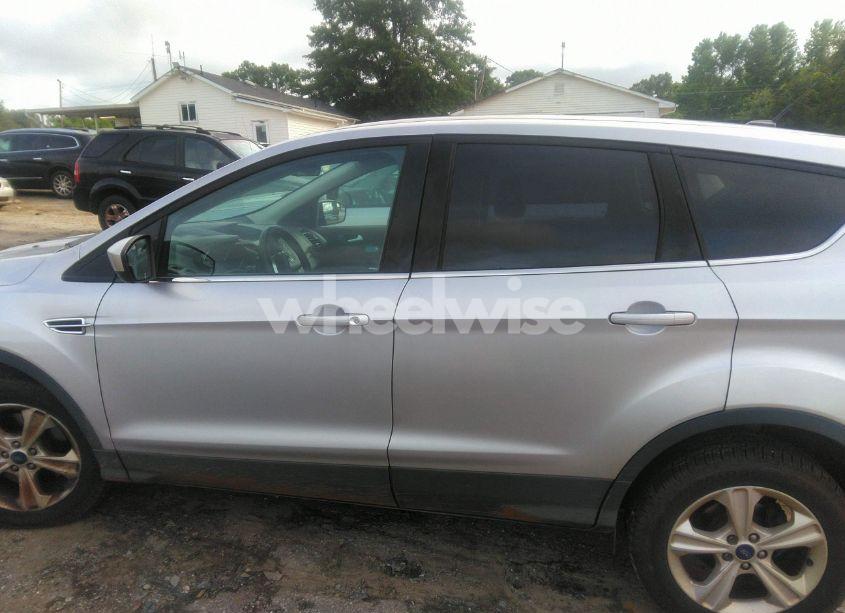 Photo 14 of 2016 Ford Escape SE (VIN 1FMCU9GX3GUC71786)