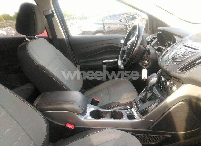 Photo 5 of 2016 Ford Escape SE (VIN 1FMCU9GX3GUC71786)