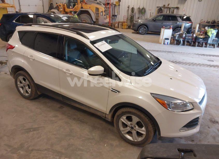 2015 Ford Escape SE (VIN 1FMCU9GX4FUA29247) main photo
