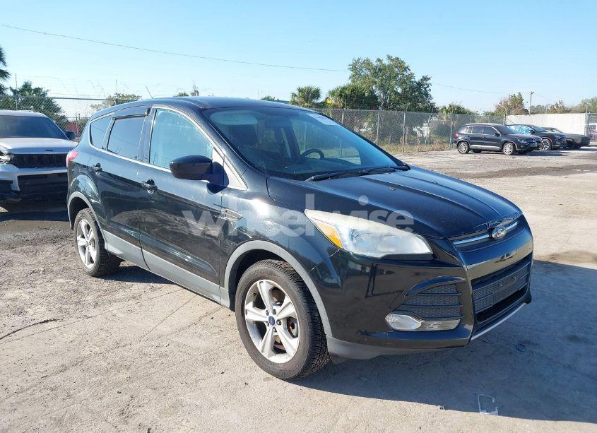2015 Ford Escape SE (VIN 1FMCU9GX4FUA37882) main photo