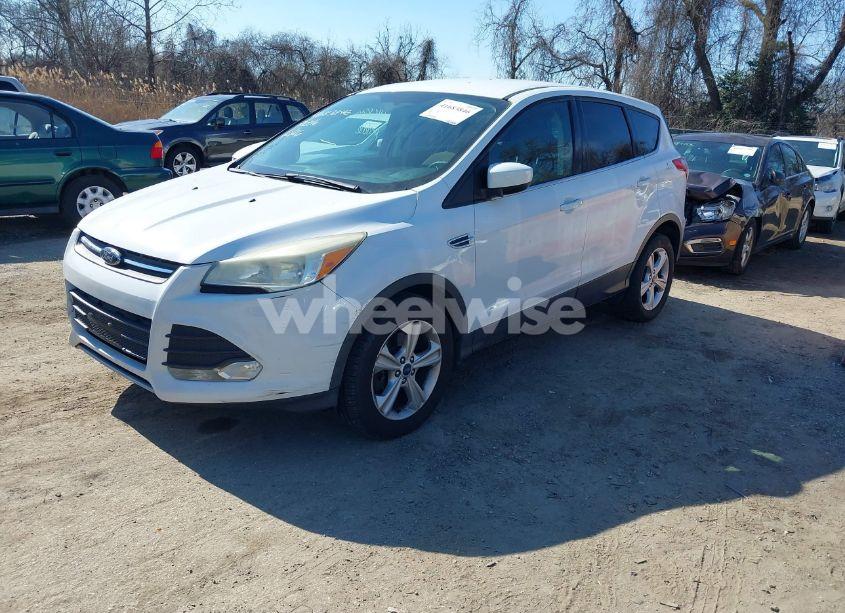 Photo 2 of 2015 Ford Escape SE (VIN 1FMCU9GX4FUA45853)