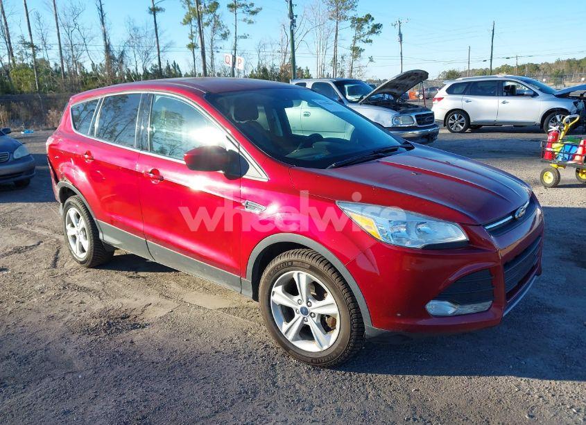 2015 Ford Escape SE (VIN 1FMCU9GX4FUC17041) main photo