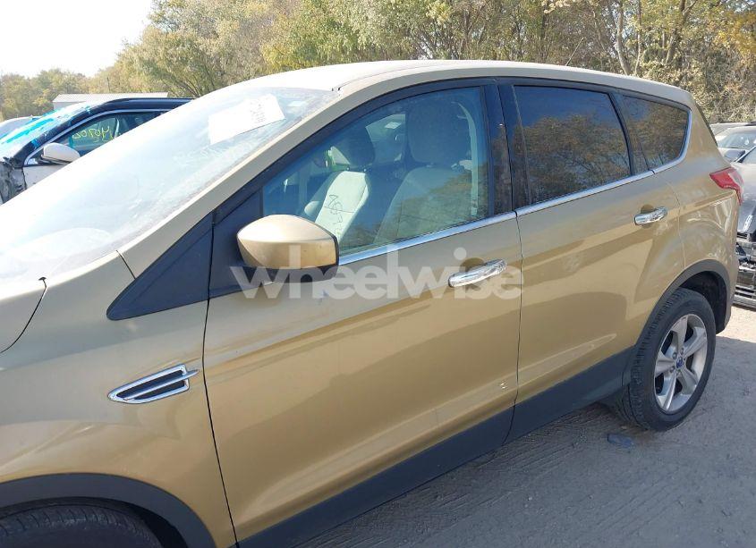 Photo 14 of 2015 Ford Escape SE (VIN 1FMCU9GX4FUC37628)
